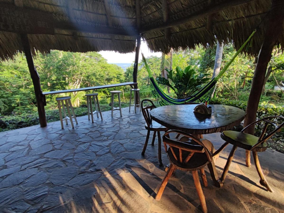 Eco-Lodge El Porvenir. Santa Cruz Eksteriør billede