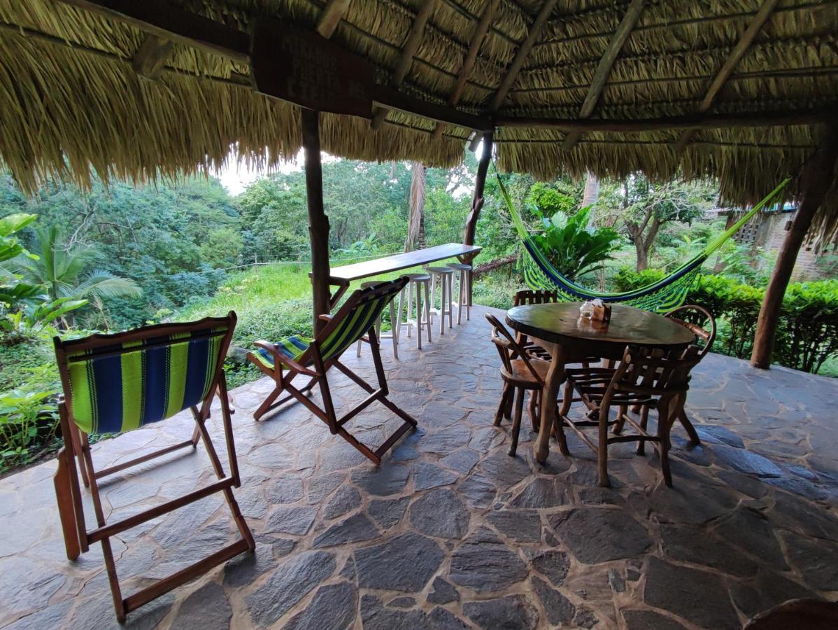 Eco-Lodge El Porvenir. Santa Cruz Eksteriør billede