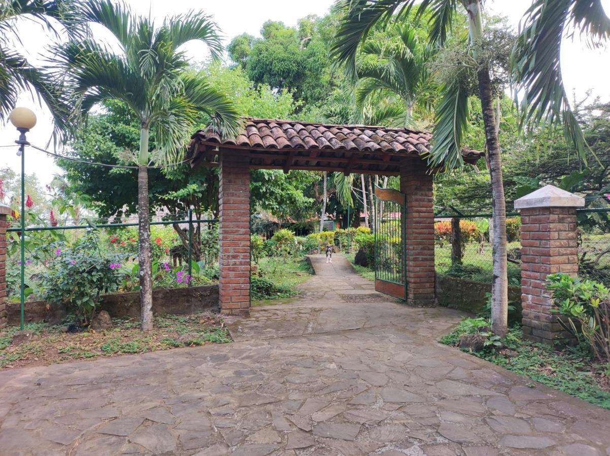 Eco-Lodge El Porvenir. Santa Cruz Eksteriør billede
